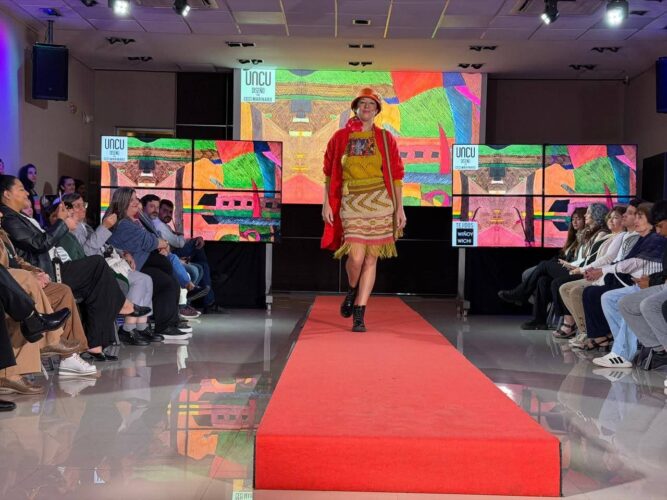 «Tejiendo Identidad»: realizarán un desfile solidario para ayudar a tejedoras wichis y fundaciones sociales